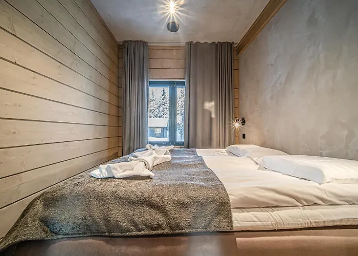 Kaira Yllaes By Aavalevi * Ylläsjärvi